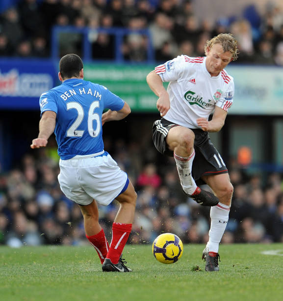 形成鲜明对 形成鲜明对